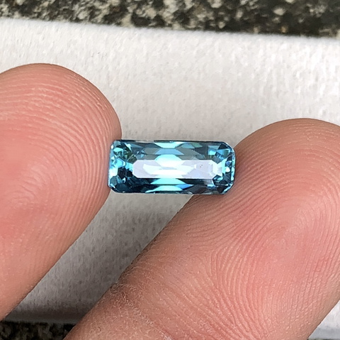 NATURAL BLUE ZIRCON, 4.930 CTs WELL OCTAGON GEMSTONE FROM CAMBODIA MINE