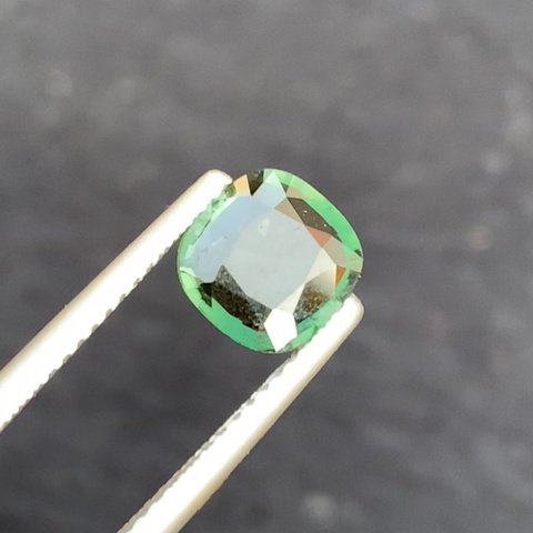 1.53ct beautiful teal sapphire no heat